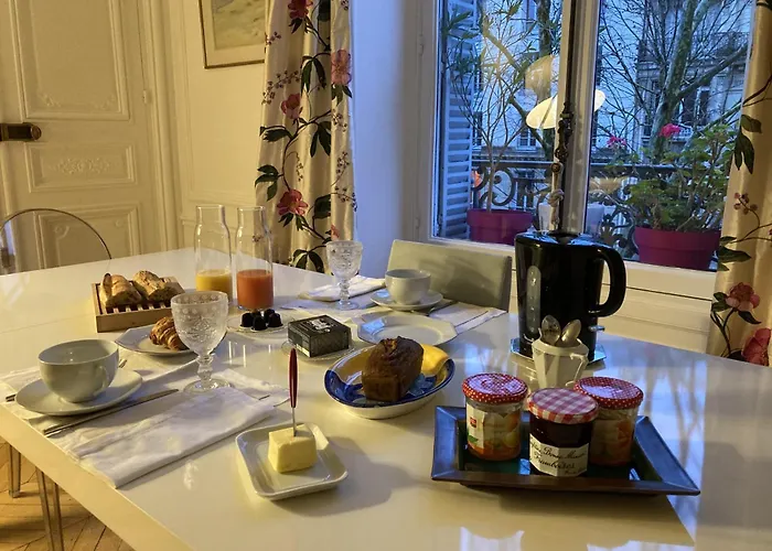 Oda ve Kahvaltı Parc Monceau 4*