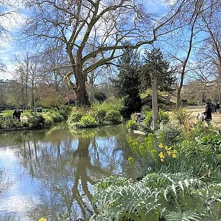 Parc Monceau B&B